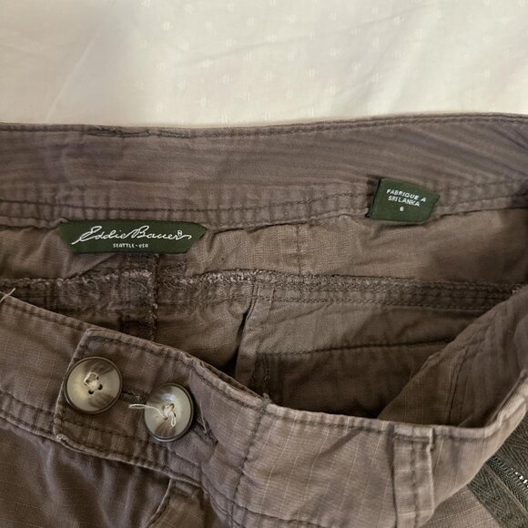 Brown zippered pocket shorts - Picture 3 of 3